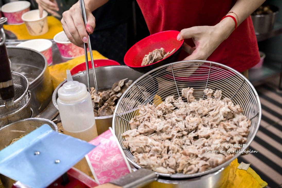 大碗公當歸羊肉｜在地人氣黑金滷肉飯配羊肉湯(菜單) @女子的休假計劃