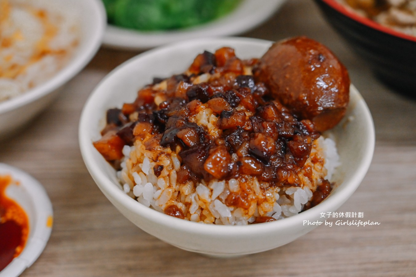 大碗公當歸羊肉｜在地人氣黑金滷肉飯配羊肉湯(菜單) @女子的休假計劃