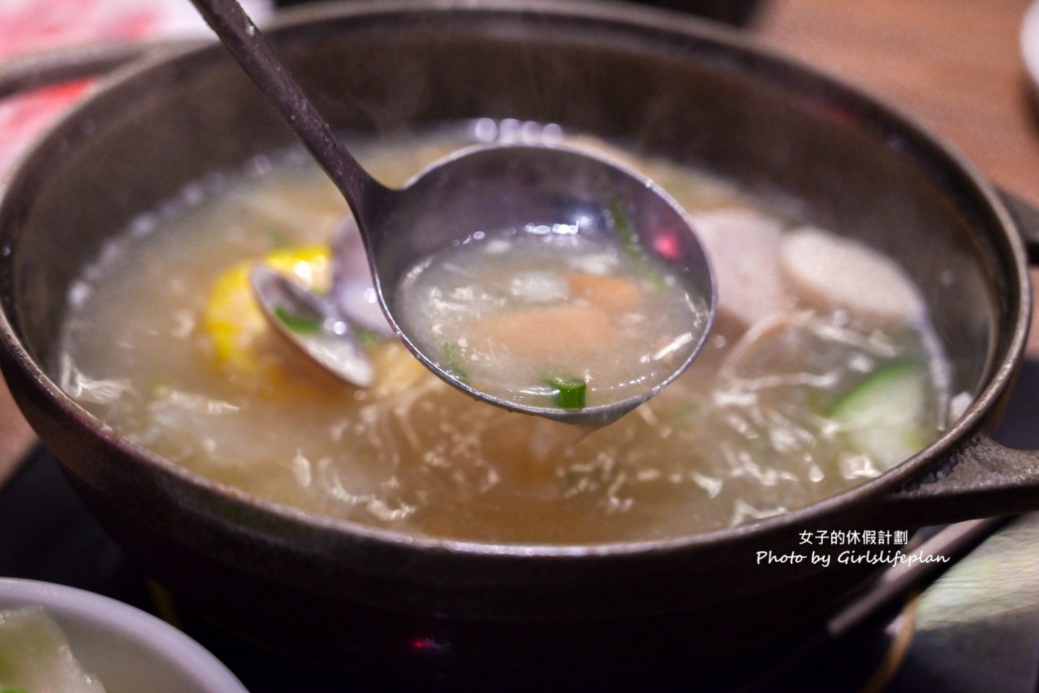 尬鍋台式潮鍋｜279元雞油拌飯蔬菜吃到飽，冰品飲料喝到飽(菜單) @女子的休假計劃