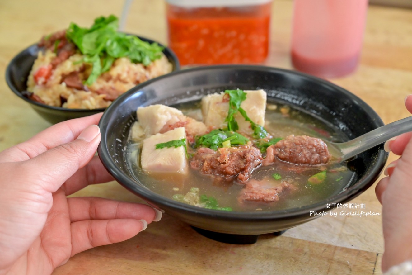 一福味麵食館｜行家都是點油飯配芋頭排骨酥湯(菜單) @女子的休假計劃