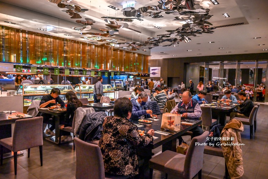 探索廚房｜寒舍艾美酒店自助餐抹茶季吃到飽，松葉蟹腳、栗子蒙布朗 @女子的休假計劃