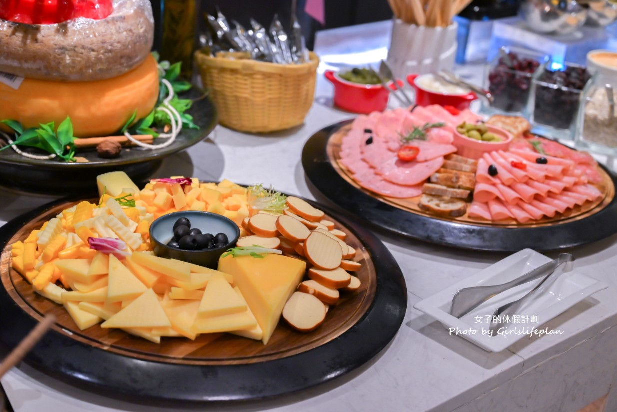 探索廚房｜寒舍艾美酒店自助餐抹茶季吃到飽，松葉蟹腳、栗子蒙布朗 @女子的休假計劃