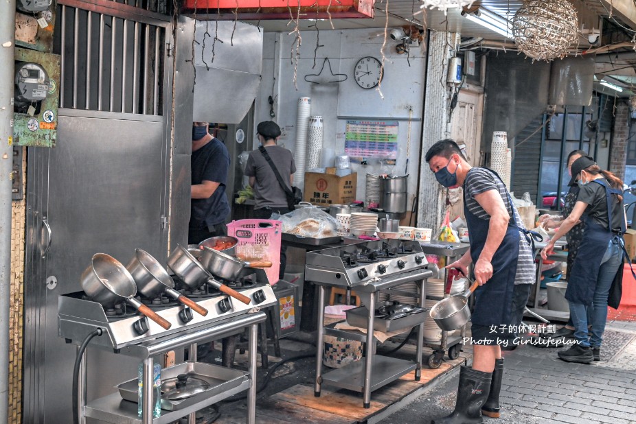 龍記搶鍋麵|西門美食40年人氣老店,加大蒜更好吃(菜單) @女子的休假計劃 龍記搶鍋麵|西門美食40年人氣老店,加大蒜更好吃(菜單) @女子的休假計劃