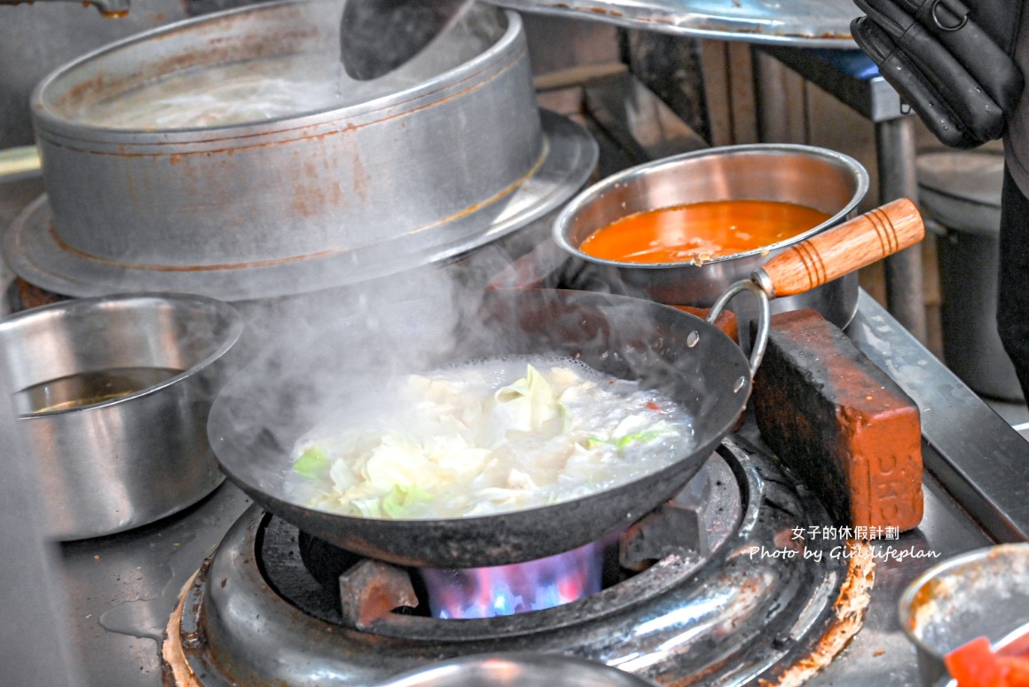 龍記搶鍋麵|西門美食40年人氣老店,加大蒜更好吃(菜單) @女子的休假計劃 龍記搶鍋麵|西門美食40年人氣老店,加大蒜更好吃(菜單) @女子的休假計劃