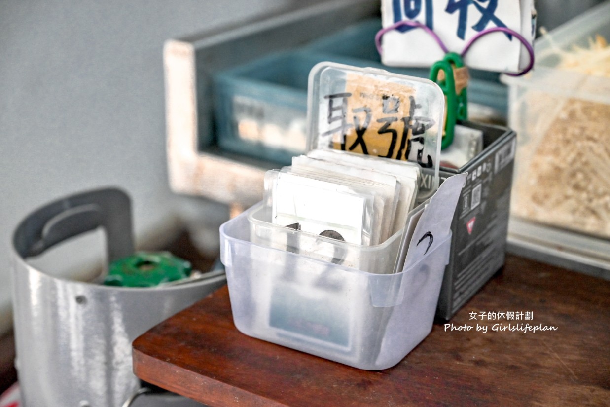 火紅手桿麵|現場手工扯麵還沒開店就在排隊拿號碼牌(菜單) @女子的休假計劃 火紅手桿麵|現場手工扯麵還沒開店就在排隊拿號碼牌(菜單) @女子的休假計劃