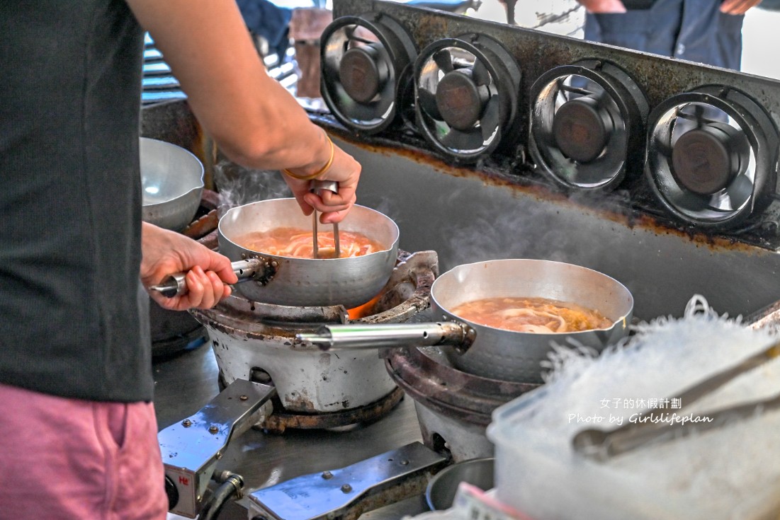 火紅手桿麵|現場手工扯麵還沒開店就在排隊拿號碼牌(菜單) @女子的休假計劃 火紅手桿麵|現場手工扯麵還沒開店就在排隊拿號碼牌(菜單) @女子的休假計劃