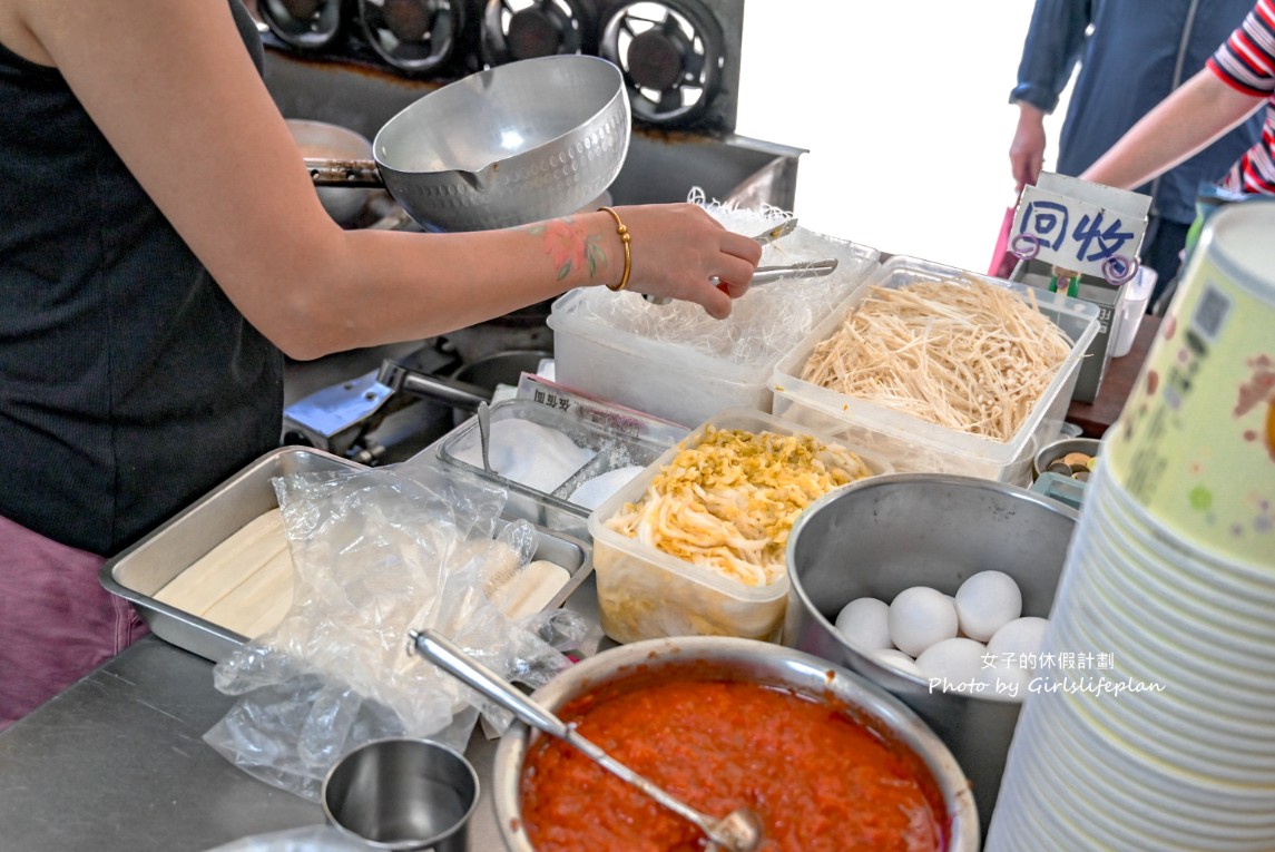 火紅手桿麵|現場手工扯麵還沒開店就在排隊拿號碼牌(菜單) @女子的休假計劃 火紅手桿麵|現場手工扯麵還沒開店就在排隊拿號碼牌(菜單) @女子的休假計劃