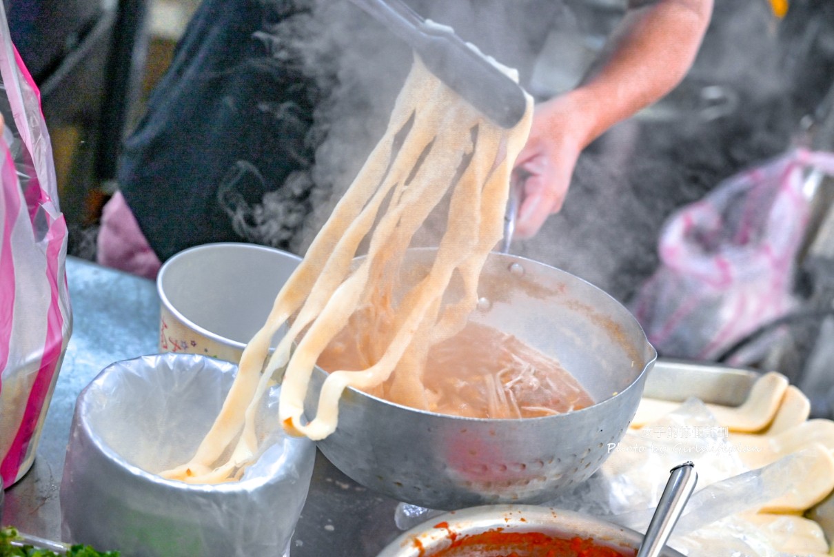火紅手桿麵|現場手工扯麵還沒開店就在排隊拿號碼牌(菜單) @女子的休假計劃 火紅手桿麵|現場手工扯麵還沒開店就在排隊拿號碼牌(菜單) @女子的休假計劃
