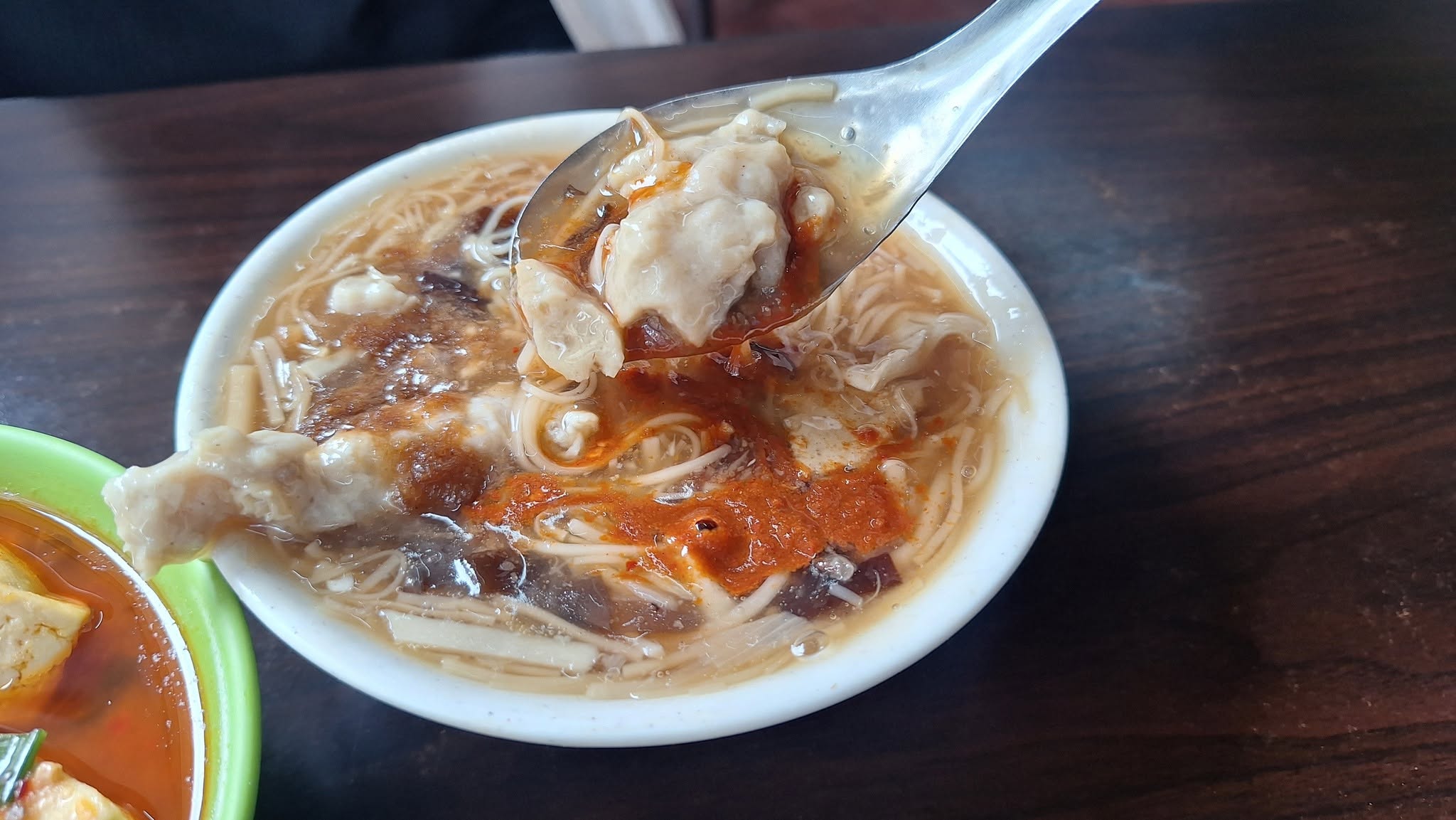 同安街麵線｜熱門人氣排隊巷弄小吃，臭豆腐與麵線羹超絕配(菜單) @女子的休假計劃