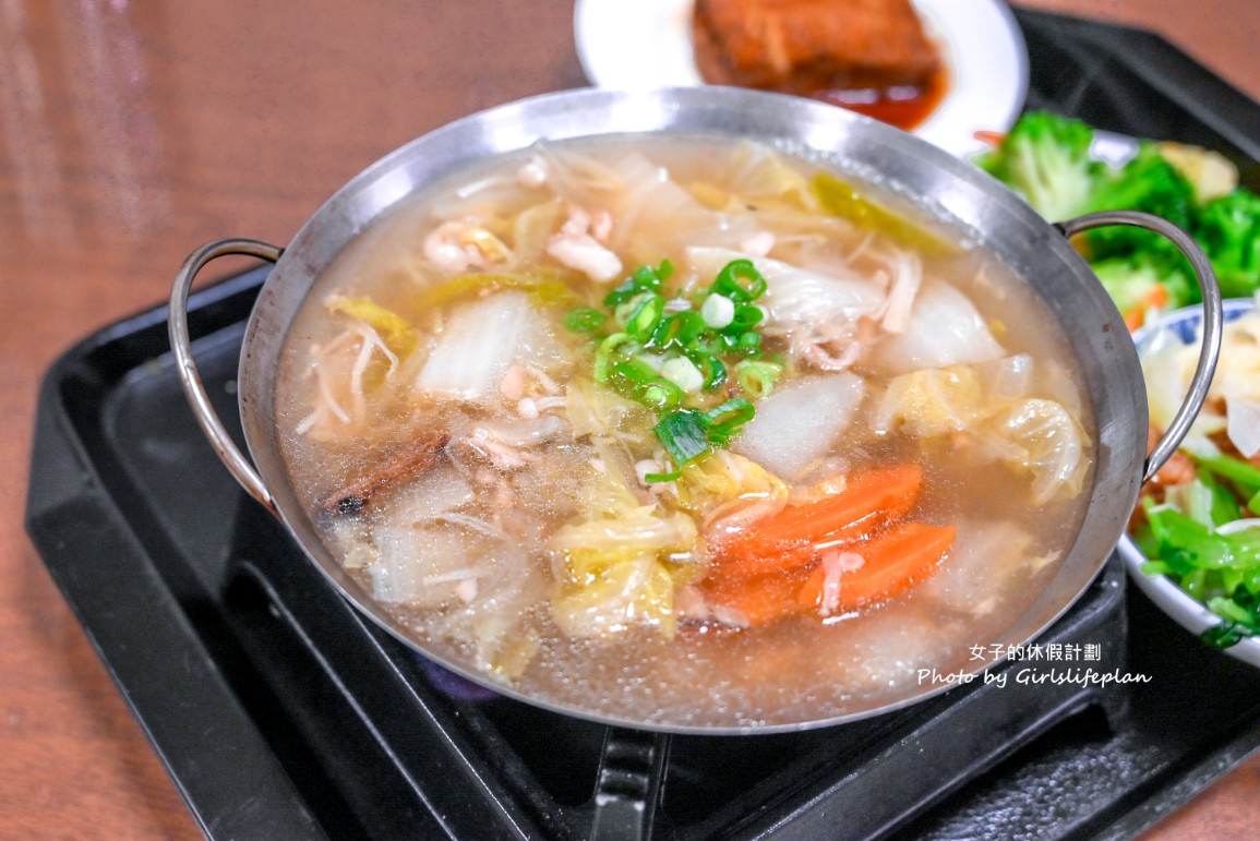 金澤魯肉飯｜全台滷肉飯TOP5，滷肉飯雙配菜只要30元CP值爆高 @女子的休假計劃