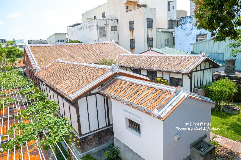 星巴克嘉義新港門市(培桂堂內)|隱藏版玻璃屋隱身博士窩古蹟 @女子的休假計劃 星巴克嘉義新港門市(培桂堂內)|隱藏版玻璃屋隱身博士窩古蹟 @女子的休假計劃