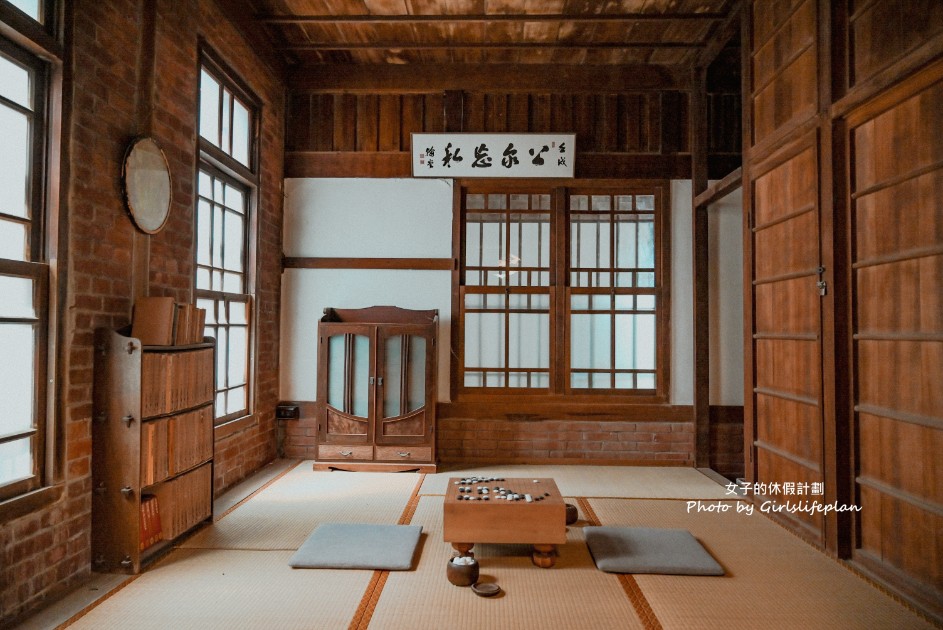 星巴克嘉義新港門市(培桂堂內)|隱藏版玻璃屋隱身博士窩古蹟 @女子的休假計劃 星巴克嘉義新港門市(培桂堂內)|隱藏版玻璃屋隱身博士窩古蹟 @女子的休假計劃