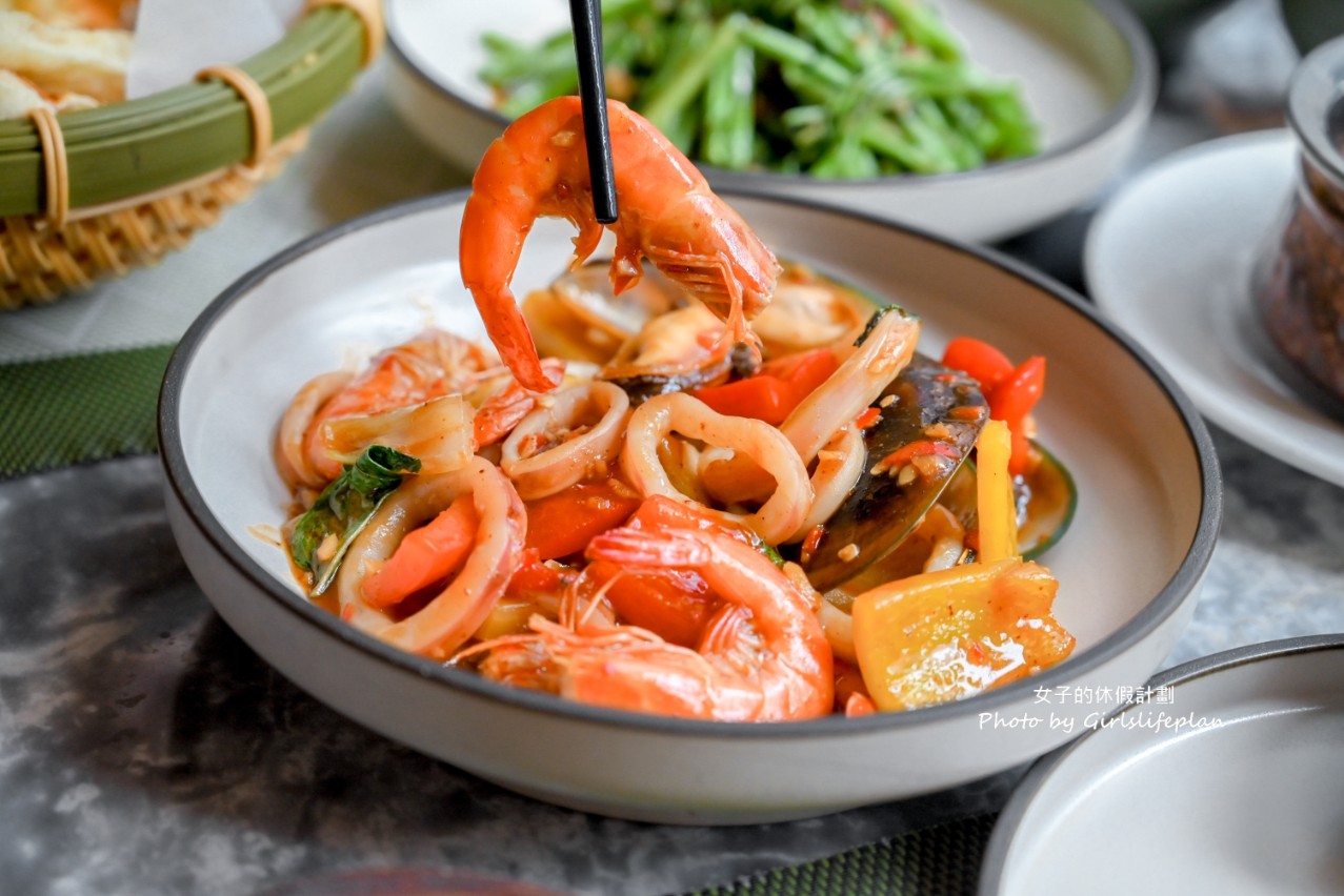 Lotus蓮花餐廳｜IG打卡超網美環境泰式料理吃到飽(菜單) @女子的休假計劃