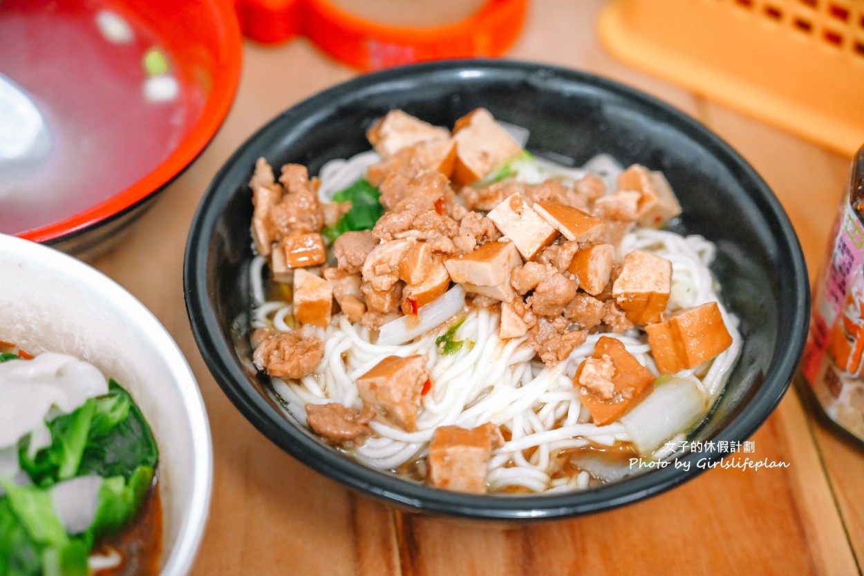 成都抄手麵食(城中市場)｜在地超過30年，每日現包紅油炒手人氣必吃(菜單) @女子的休假計劃