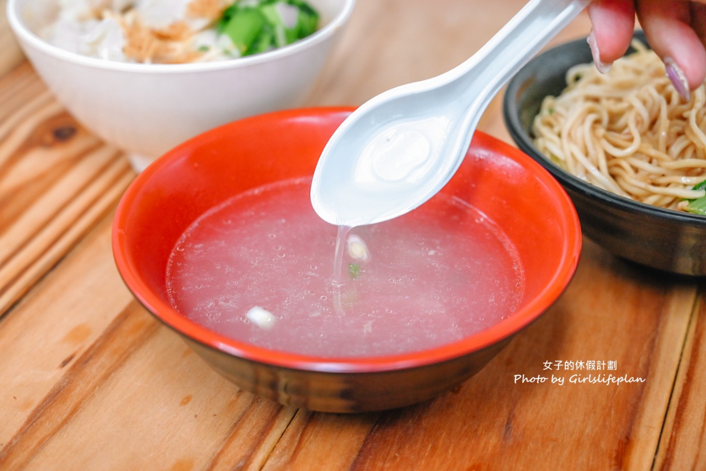 成都抄手麵食(城中市場)｜在地超過30年，每日現包紅油炒手人氣必吃(菜單) @女子的休假計劃