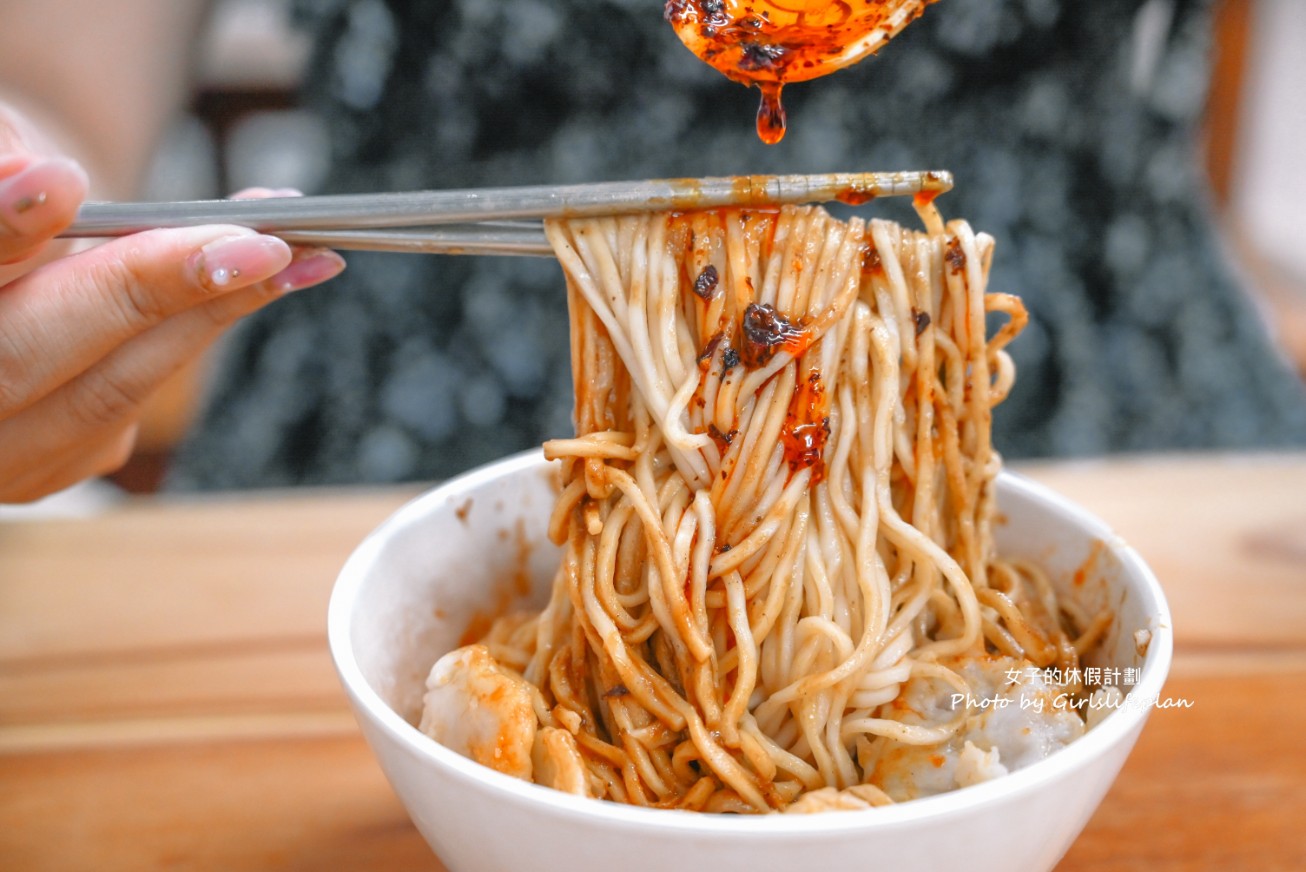 成都抄手麵食(城中市場)｜在地超過30年，每日現包紅油炒手人氣必吃(菜單) @女子的休假計劃