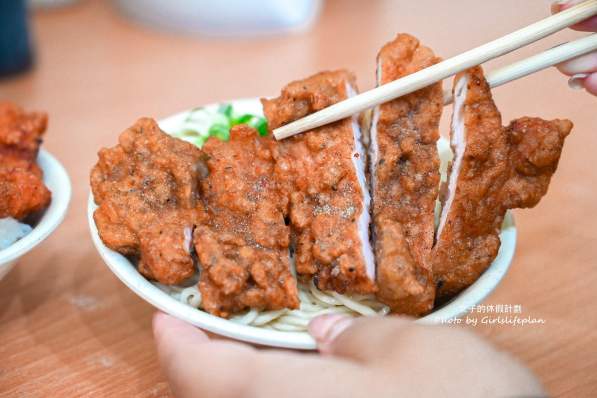 南門福州傻瓜乾麵｜炸排骨只要50元，100元乾麵套餐附魚丸湯(菜單) @女子的休假計劃