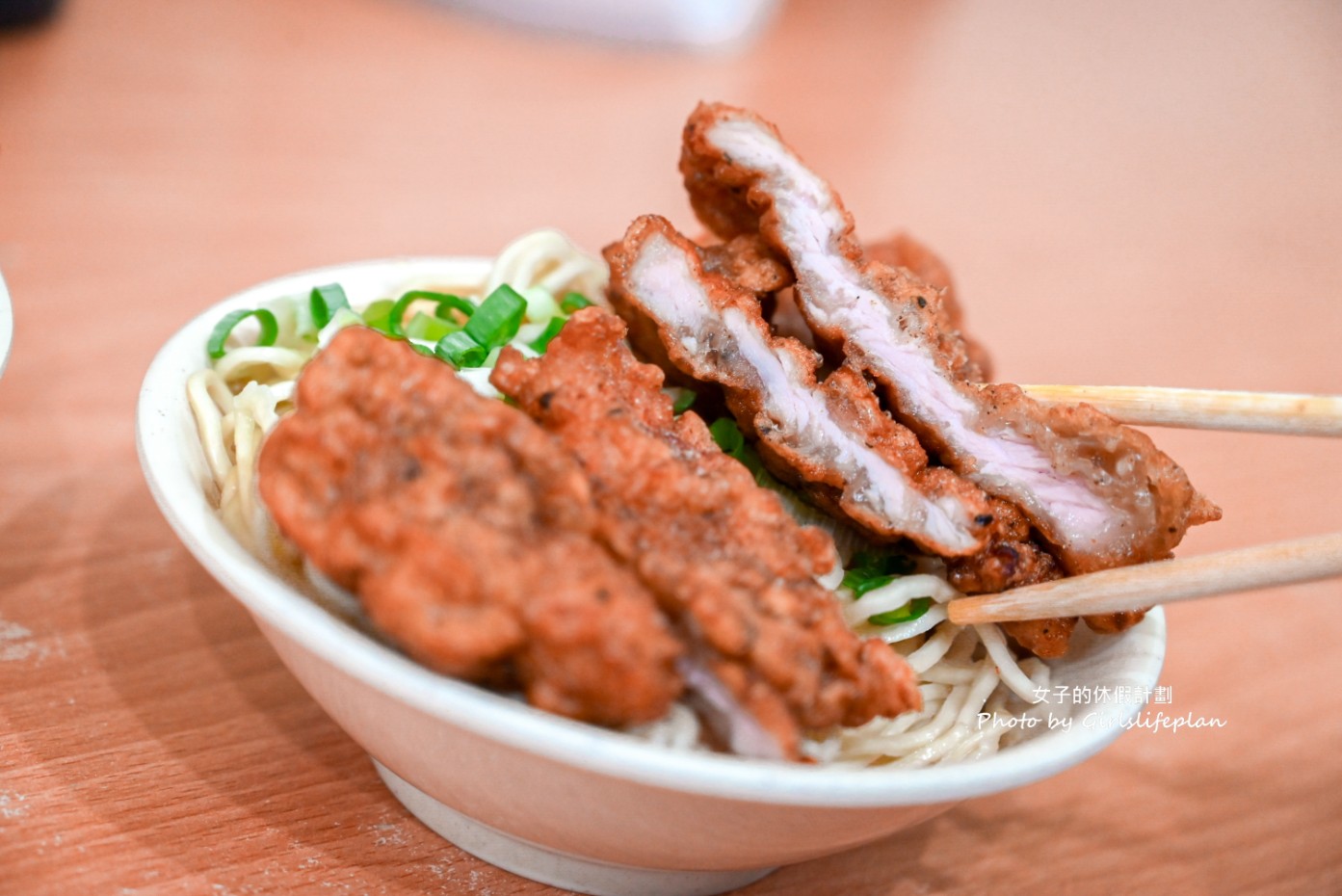 南門福州傻瓜乾麵｜炸排骨只要50元，100元乾麵套餐附魚丸湯(菜單) @女子的休假計劃