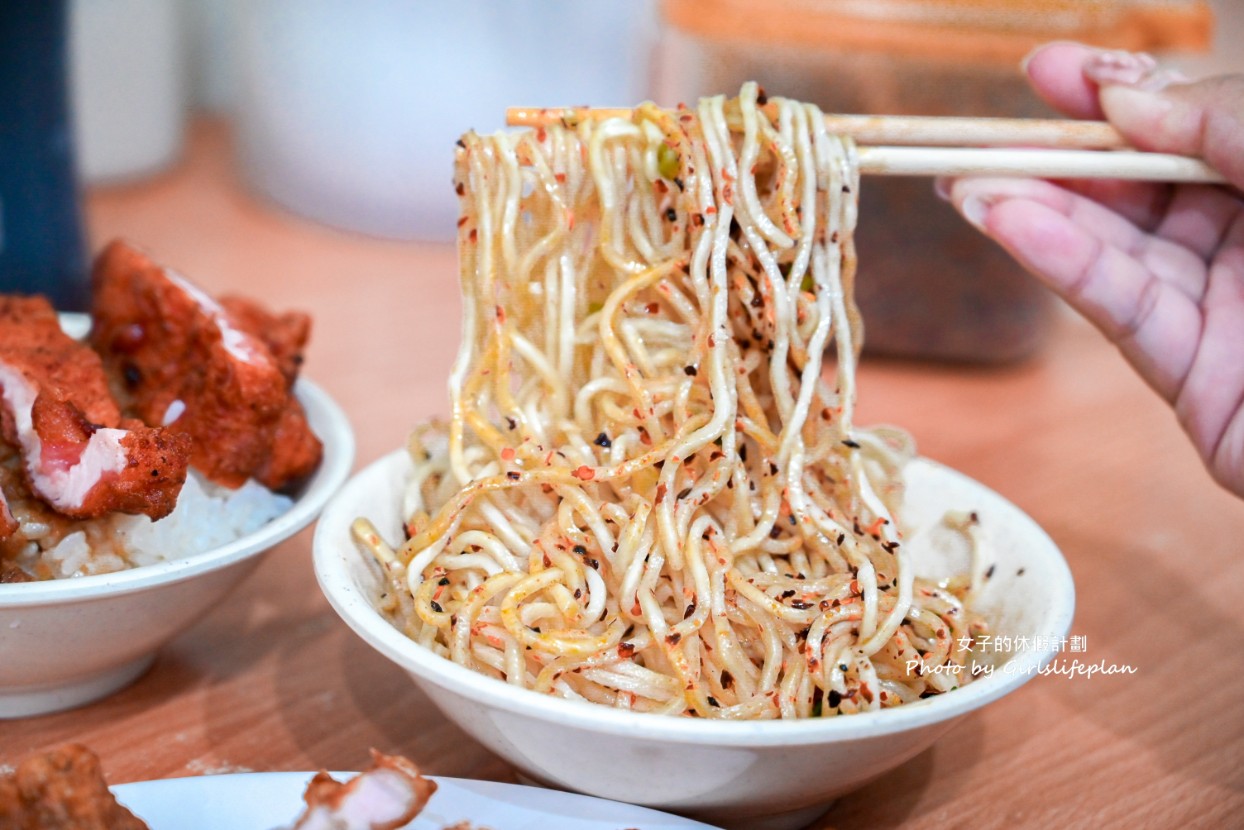 南門福州傻瓜乾麵｜炸排骨只要50元，100元乾麵套餐附魚丸湯(菜單) @女子的休假計劃