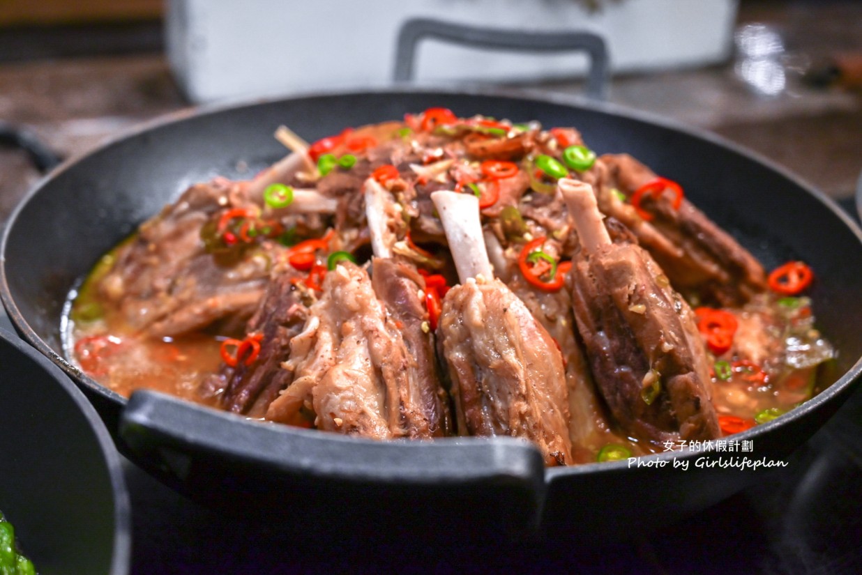 悅市集｜新板希爾頓吃到飽，異國炙烤假日加碼威靈頓牛排(菜單) @女子的休假計劃