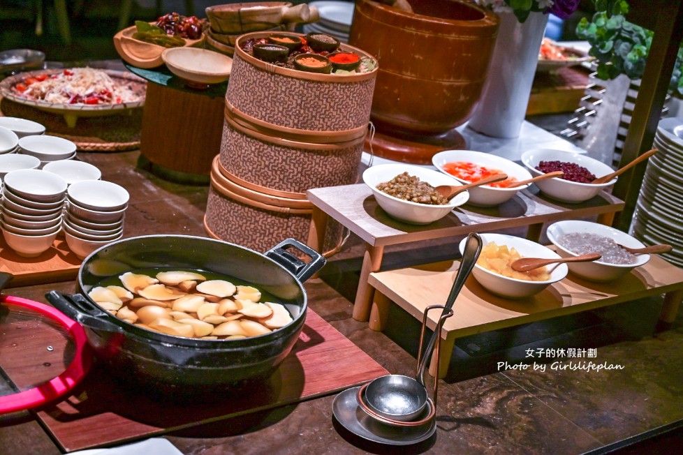 悅市集｜新板希爾頓吃到飽，異國炙烤假日加碼威靈頓牛排(菜單) @女子的休假計劃