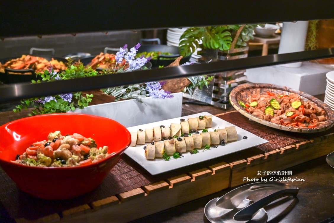 悅市集｜新板希爾頓吃到飽，異國炙烤假日加碼威靈頓牛排(菜單) @女子的休假計劃