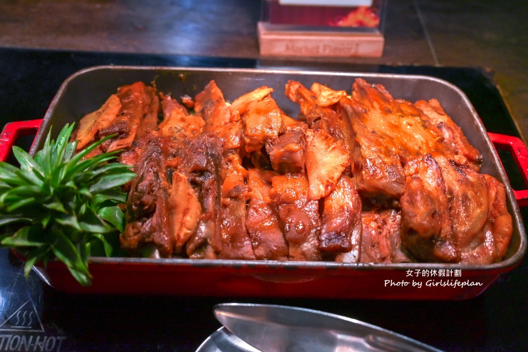 悅市集｜新板希爾頓吃到飽，異國炙烤假日加碼威靈頓牛排(菜單) @女子的休假計劃