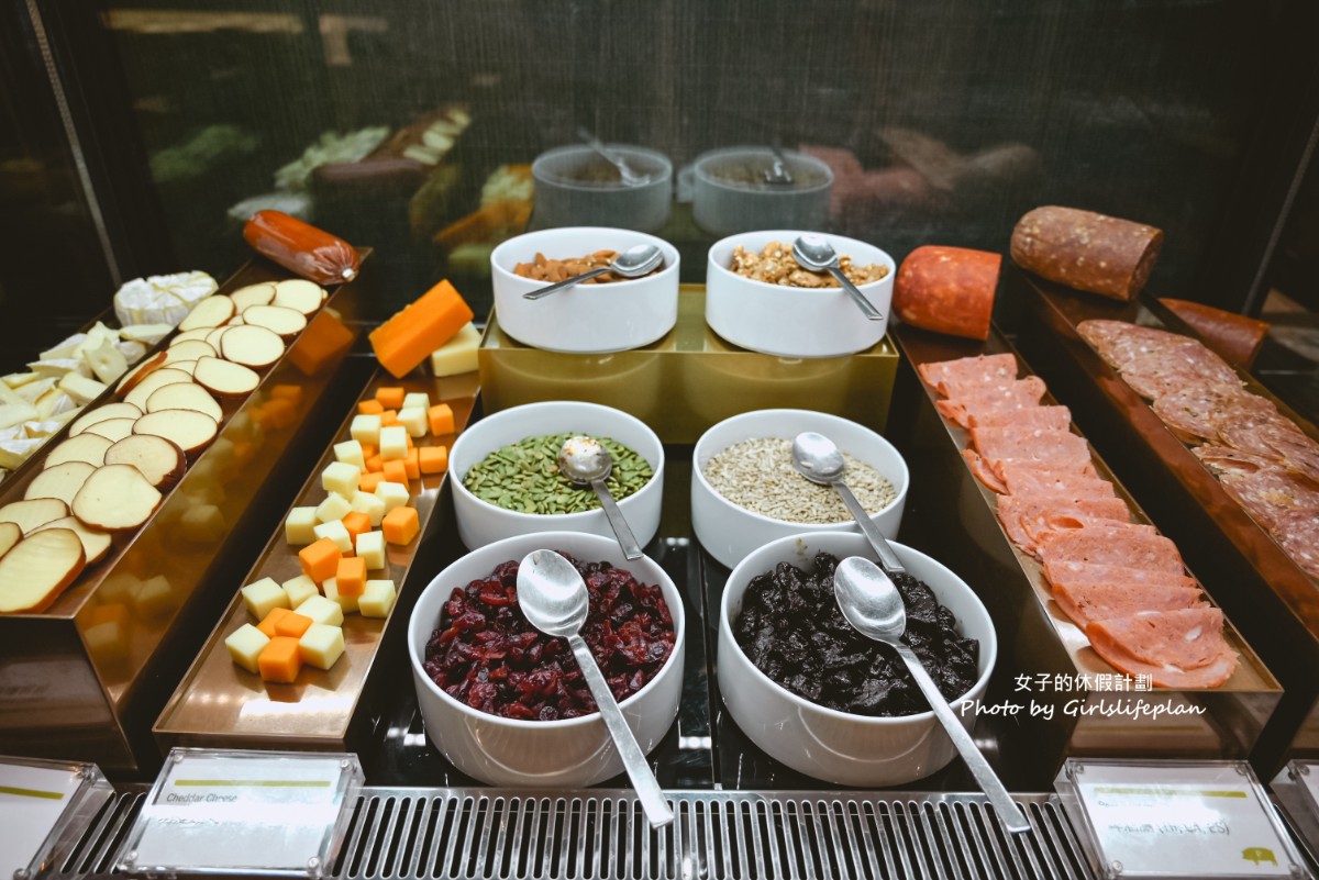 探索廚房｜寒舍艾美酒店，台北吃到飽改裝大升級爽吃澎派海鮮（菜單價錢） @女子的休假計劃