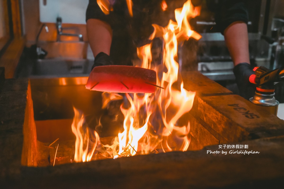 ABV日式居酒館林口長庚店｜全台唯一稻草燒刺身等日式料理，結合300款世界精釀酒(菜單) @女子的休假計劃