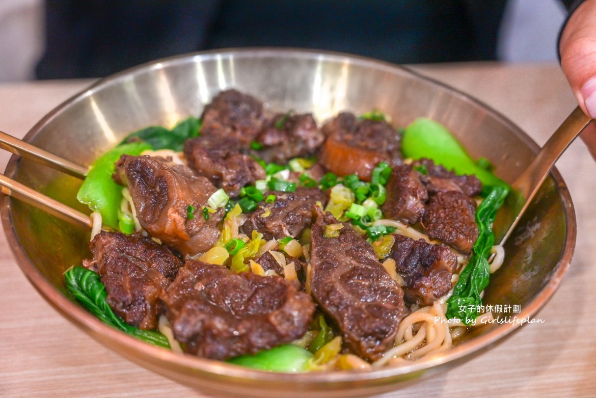 清一色牛肉麵瑞豐昌盛店 | 加湯加麵免費吃到飽(菜單) @女子的休假計劃