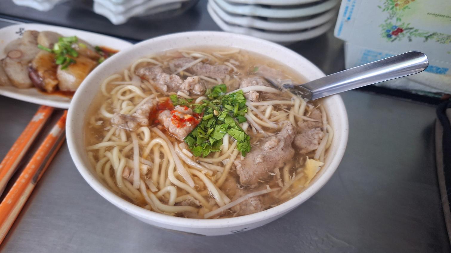 巷仔內大腸煎｜隱藏巷弄內古早味大腸圈45元就可以吃到(菜單) @女子的休假計劃