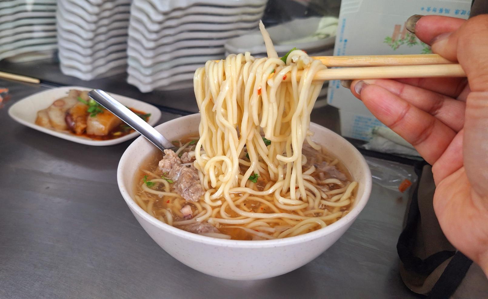 巷仔內大腸煎｜隱藏巷弄內古早味大腸圈45元就可以吃到(菜單) @女子的休假計劃