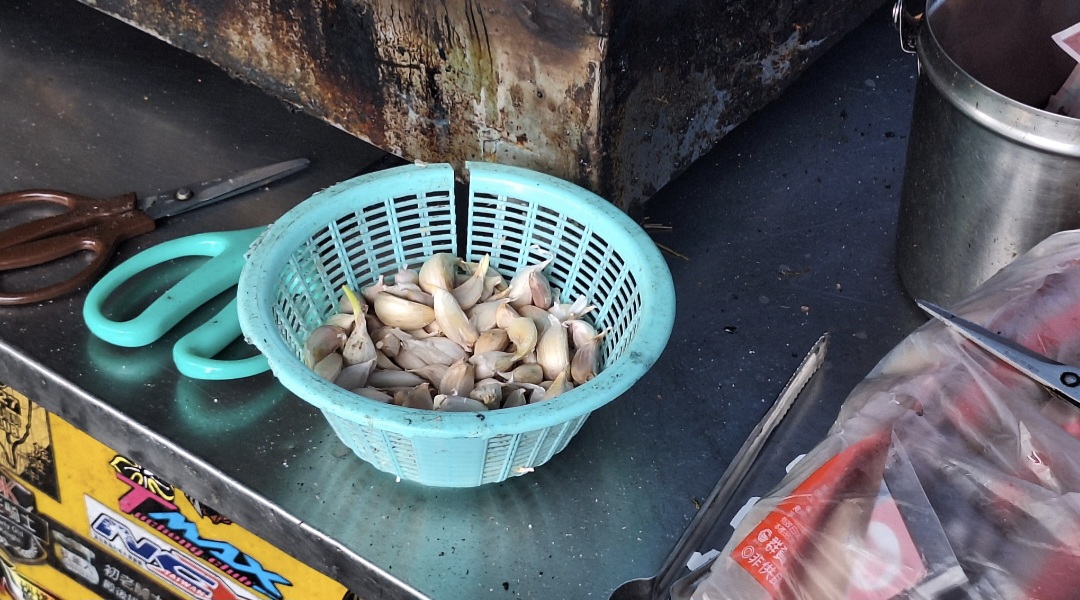 礁溪香腸伯｜行家必吃路邊炭烤香腸攤(外帶) @女子的休假計劃