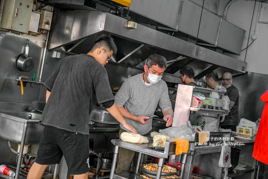 李家麵館刀削麵｜現揉現切現炒招牌木須炒麵(外帶) @女子的休假計劃