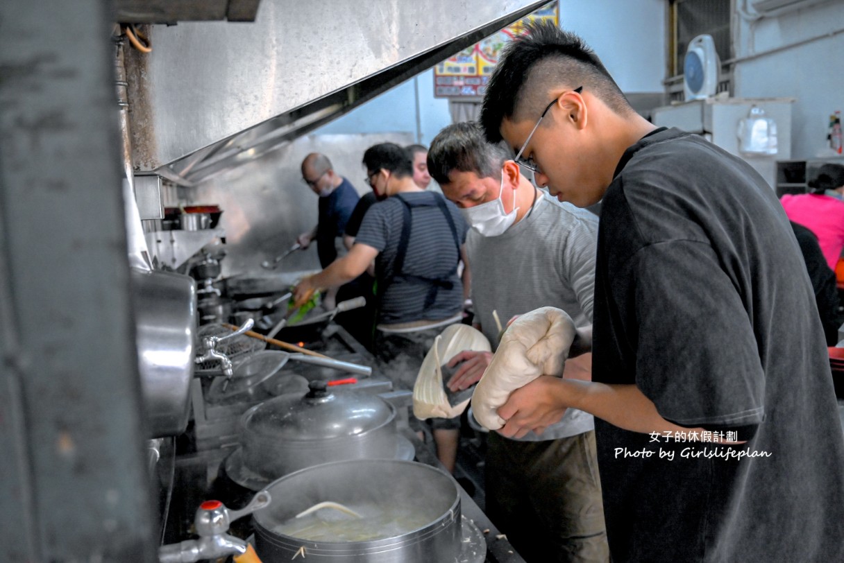 李家麵館刀削麵｜現揉現切現炒招牌木須炒麵(外帶) @女子的休假計劃