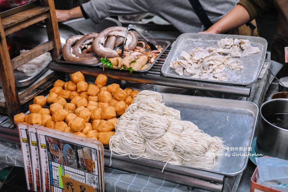 火生餛飩麵店｜在地人認可，傳承第二代50年老店(菜單) @女子的休假計劃