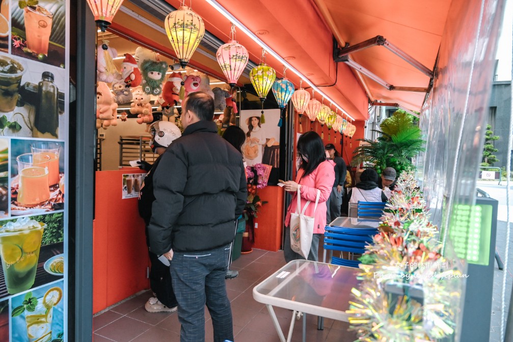 越南法國麵包工藝 台中店｜搬家後依舊熱門，30元開吃(外帶) @女子的休假計劃