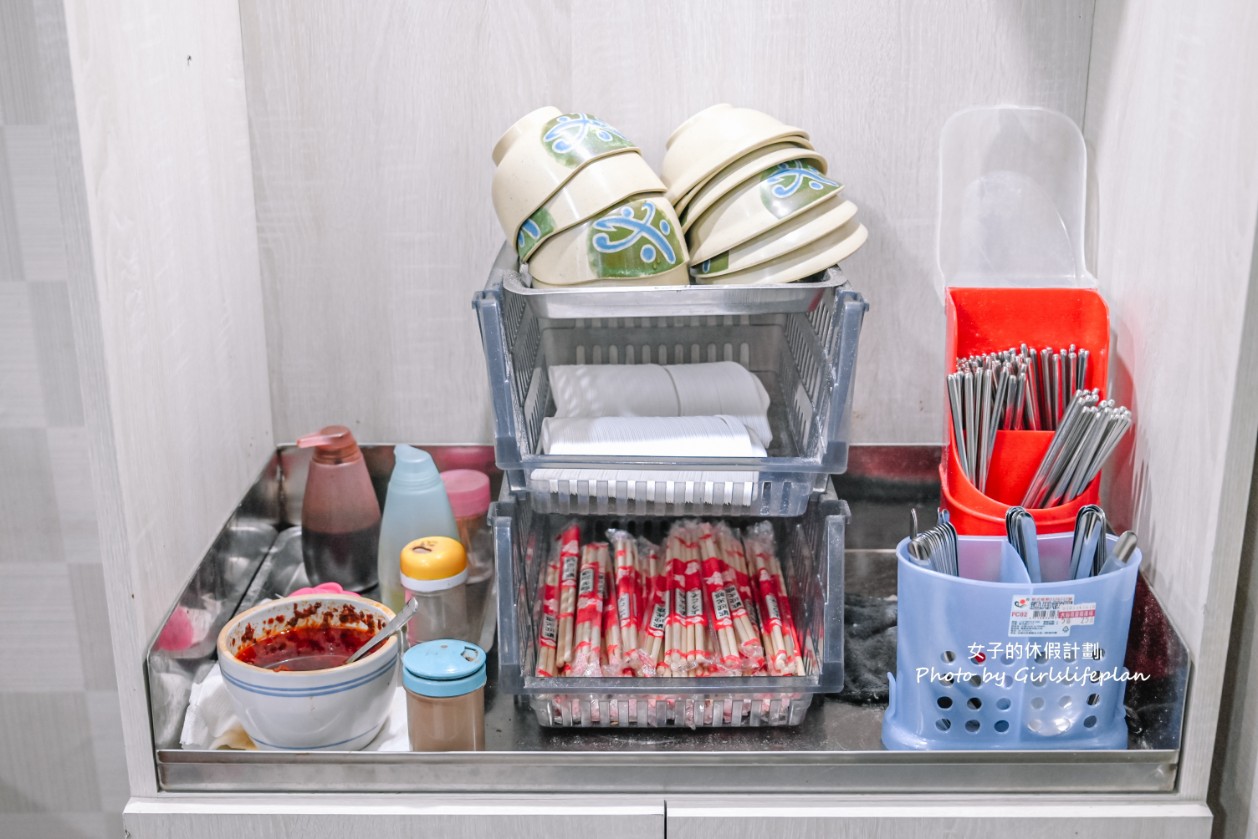 農權路炸醬麵｜連在地人也激推雙醬麵配餛飩湯(菜單) @女子的休假計劃