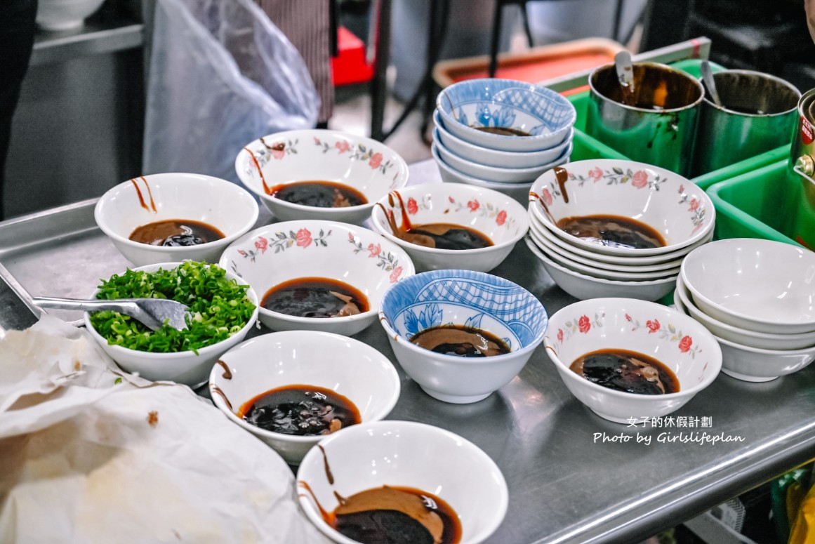 農權路炸醬麵｜連在地人也激推雙醬麵配餛飩湯(菜單) @女子的休假計劃