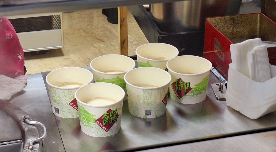 民生路無名豆花｜豆花仙草7種配料隨意加(外帶) @女子的休假計劃