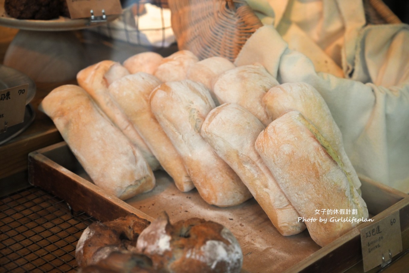 一週只開4天500甜麵包店，生意超好永遠都在排隊 @女子的休假計劃