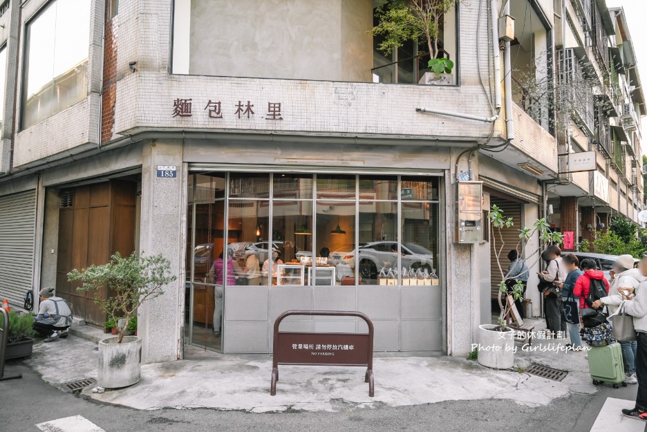 一週只開4天500甜麵包店，生意超好永遠都在排隊 @女子的休假計劃
