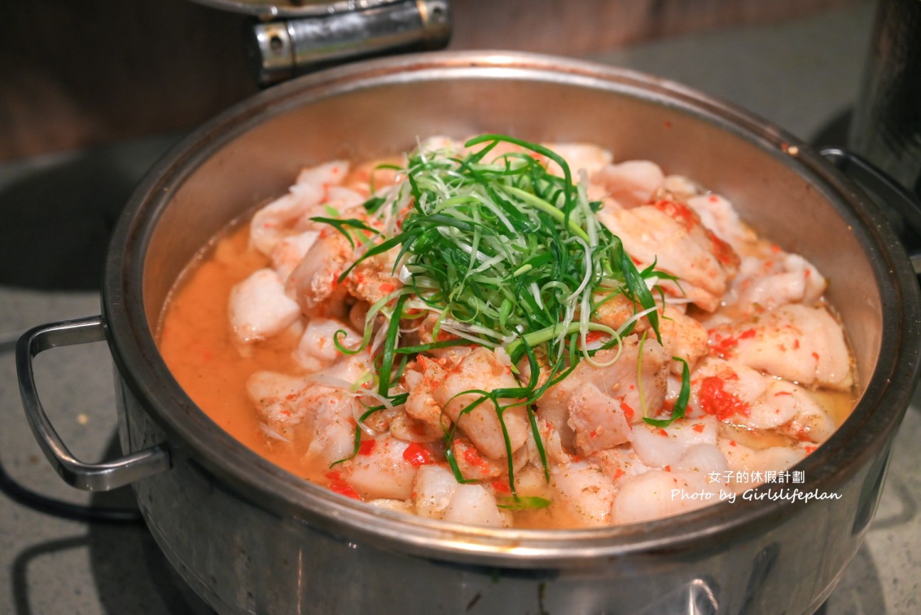 初泰泰無限｜新板傑仕堡門市，板橋豪華泰式自助吧吃到飽(菜單) @女子的休假計劃