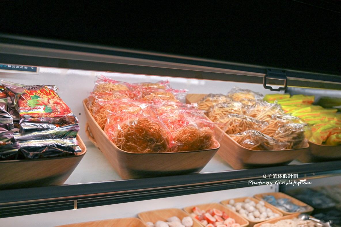 初泰泰無限｜新板傑仕堡門市，板橋豪華泰式自助吧吃到飽(菜單) @女子的休假計劃