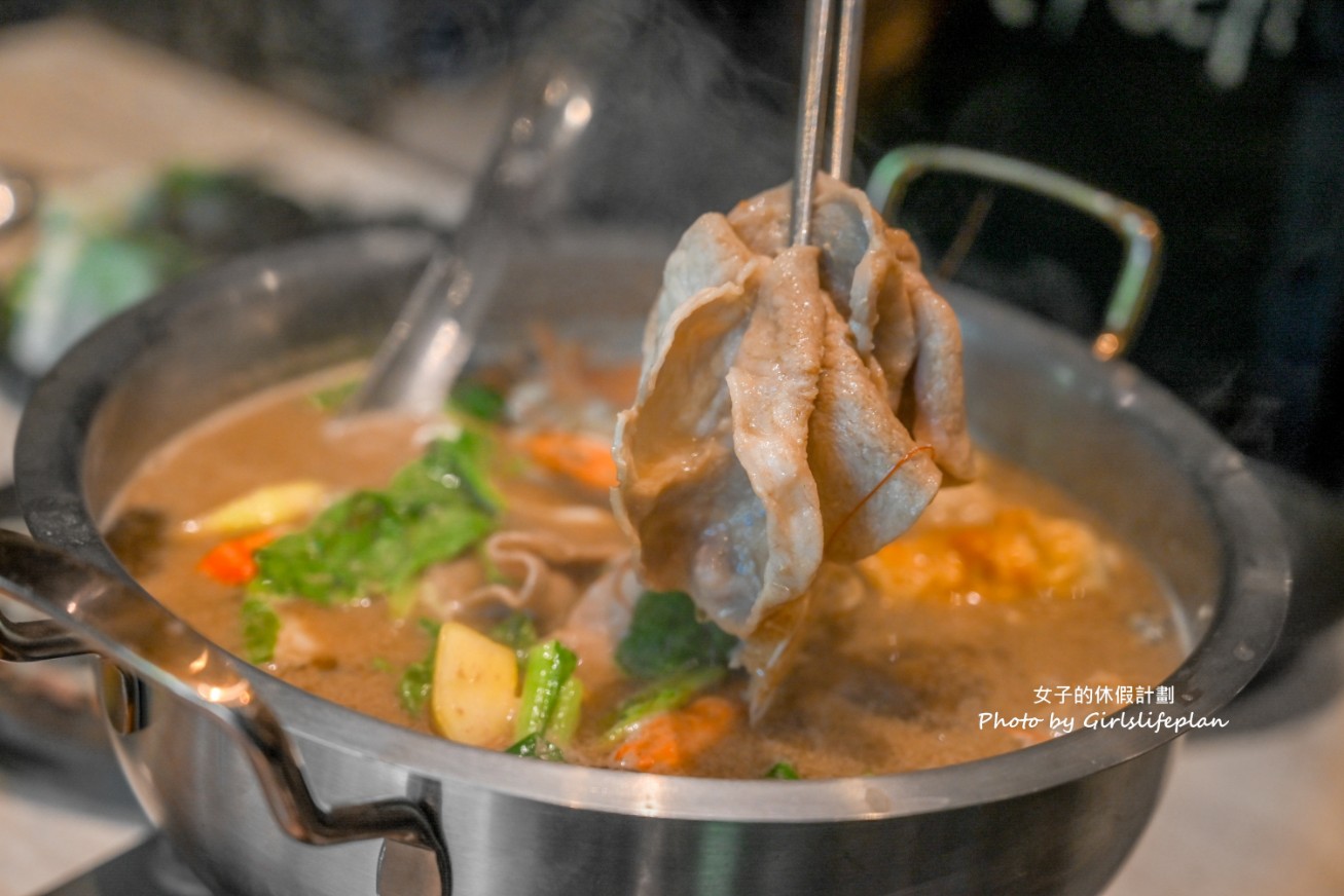 初泰泰無限｜新板傑仕堡門市，板橋豪華泰式自助吧吃到飽(菜單) @女子的休假計劃