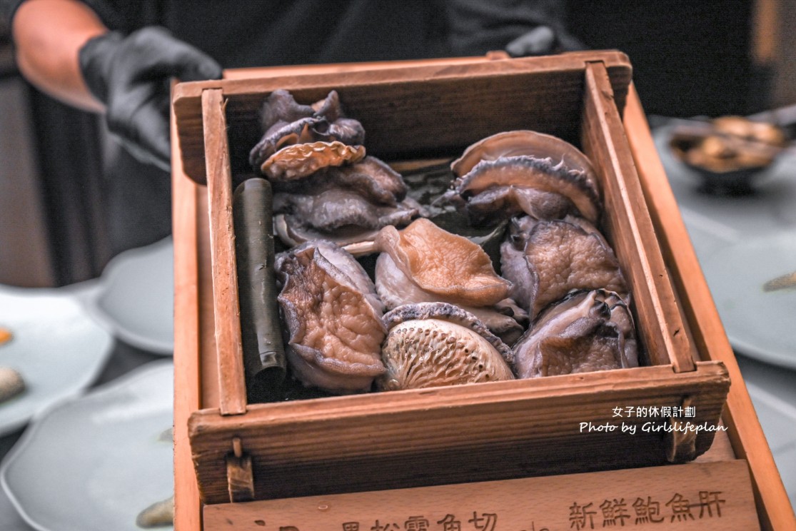 網友大推CP值超高14品奢華饗宴1680元有龍蝦.日本A5和牛.鵝肝.干貝.魚子醬等，飲料喝到飽 @女子的休假計劃