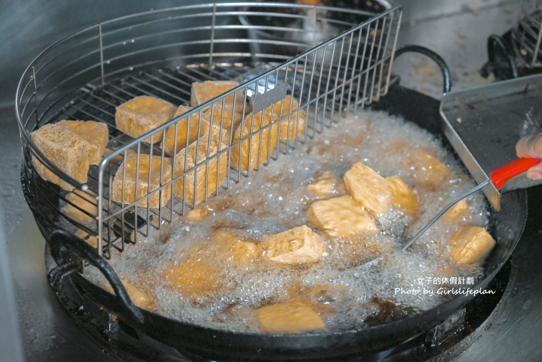花蓮水尾臭豆腐自由店｜台中美食，內用紅茶熱湯免費喝(菜單) @女子的休假計劃