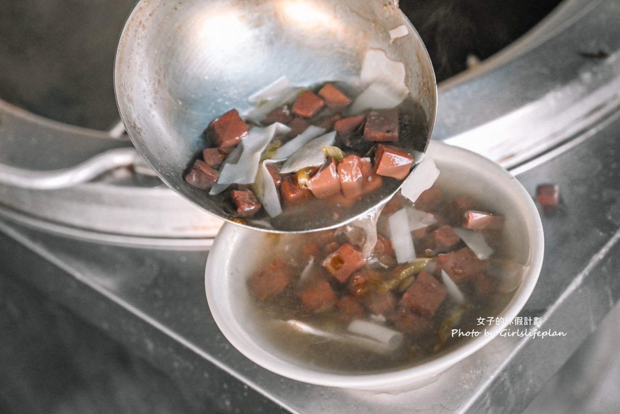 花蓮水尾臭豆腐自由店｜台中美食，內用紅茶熱湯免費喝(菜單) @女子的休假計劃