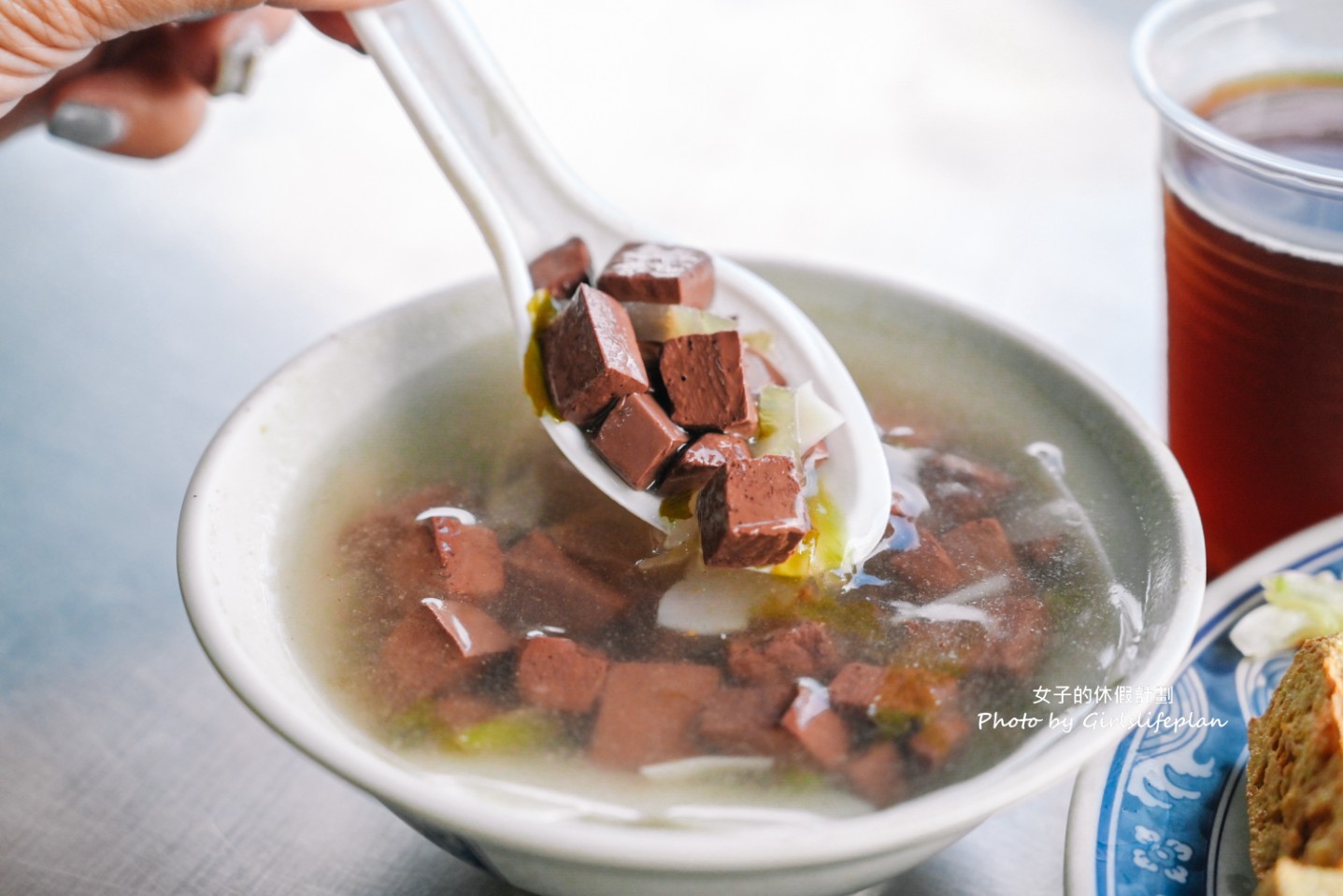 花蓮水尾臭豆腐自由店｜台中美食，內用紅茶熱湯免費喝(菜單) @女子的休假計劃