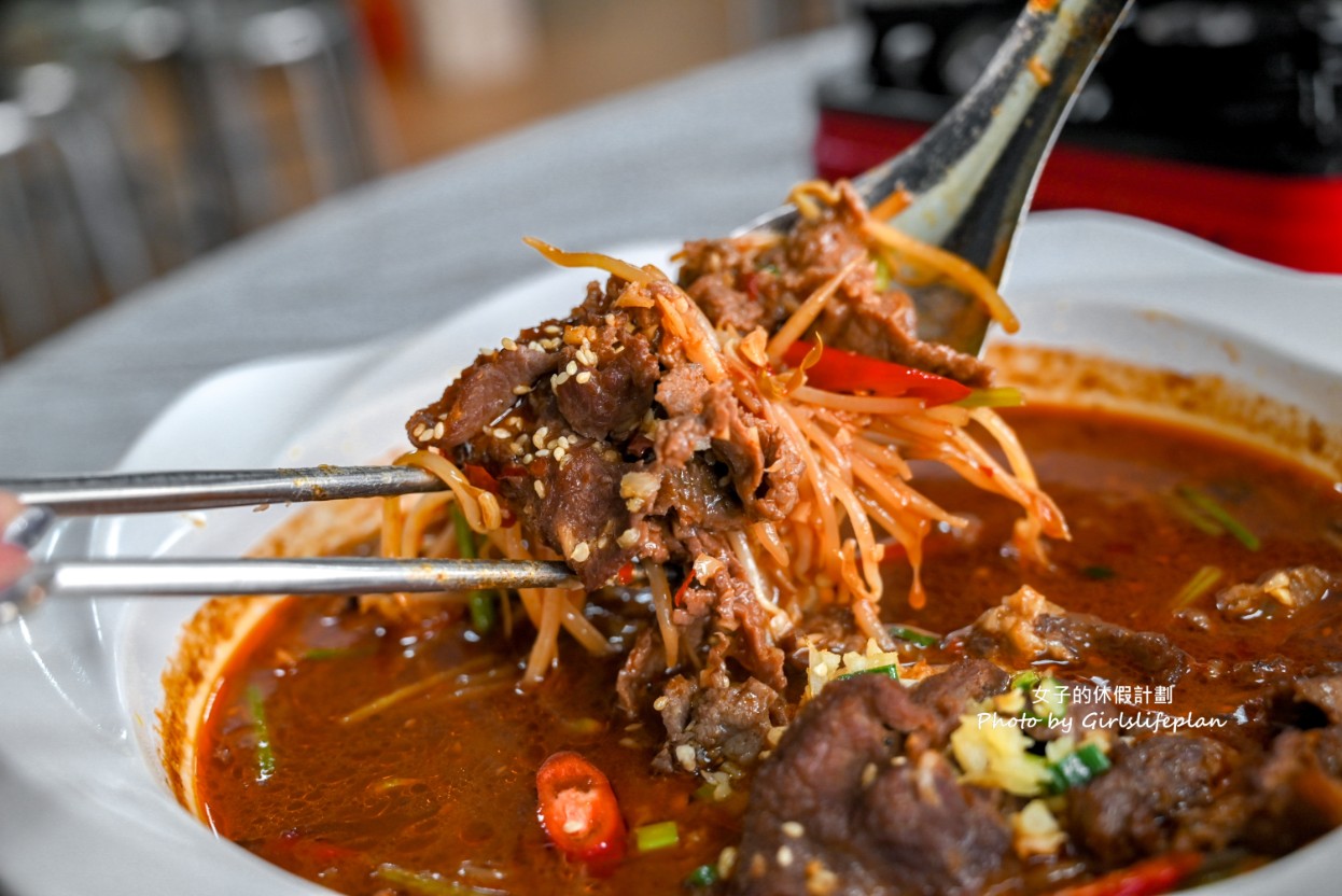 隱藏版美食燒鵝和烤雞很招牌,連台菜熱炒也超級有水準,超巨海鮮芋頭湯無敵推 @女子的休假計劃 隱藏版美食燒鵝和烤雞很招牌,連台菜熱炒也超級有水準,超巨海鮮芋頭湯無敵推 @女子的休假計劃